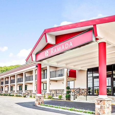 Ramada By Wyndham Rockaway Hotel Bagian luar foto