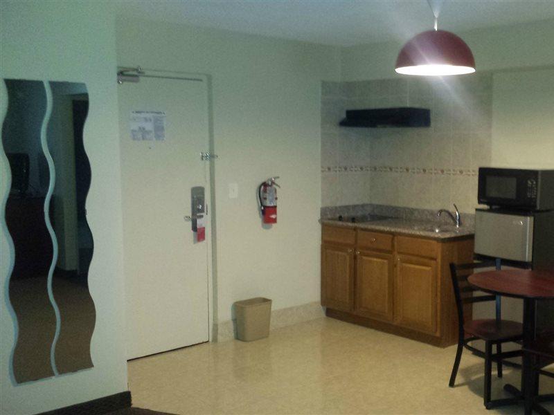 Ramada By Wyndham Rockaway Hotel Bagian luar foto
