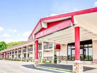 Ramada By Wyndham Rockaway Hotel Bagian luar foto